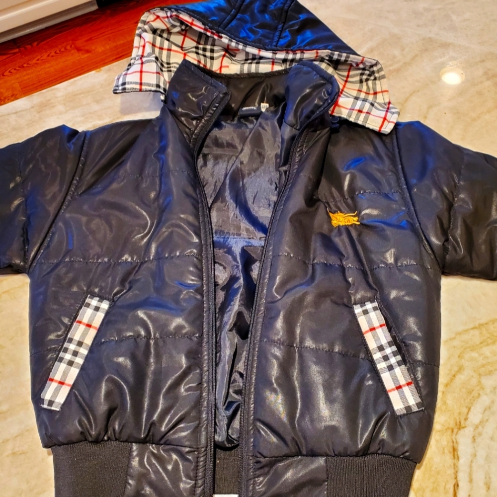 Burberry kids coat. Unisex